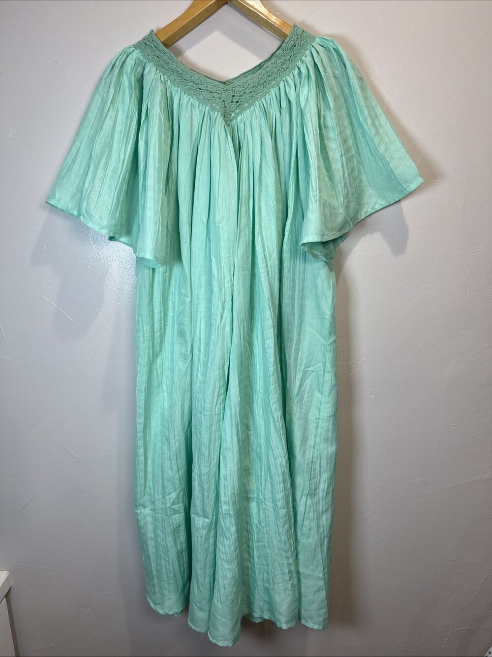 CW Classics Nightgown Sleep Dress Nap Day Garden Crochet Neckline Size Medium